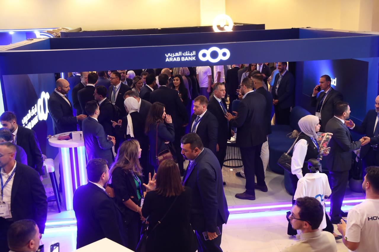 البنك العربي يواصل دعمه لحملة "العودة إلى المدارس" بالتعاون مع تكية أم علي