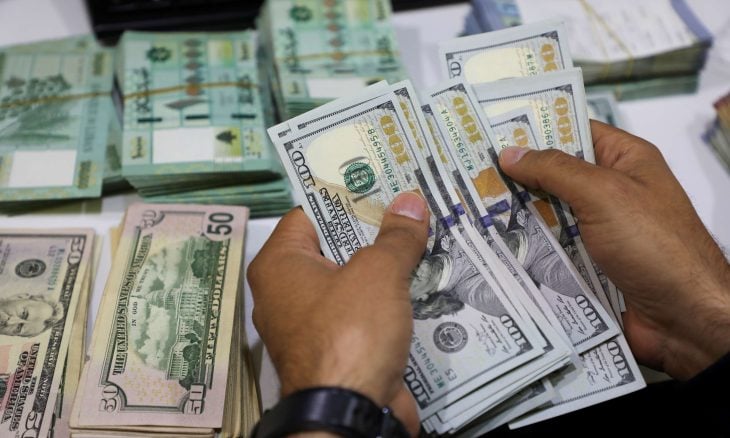 شاب يعيد 5 ملايين دولار لصاحبها ..  والمكافأة غير متوقعة