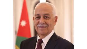العيسوي ينقل تعازي الملك إلى البخيت وبني خالد  