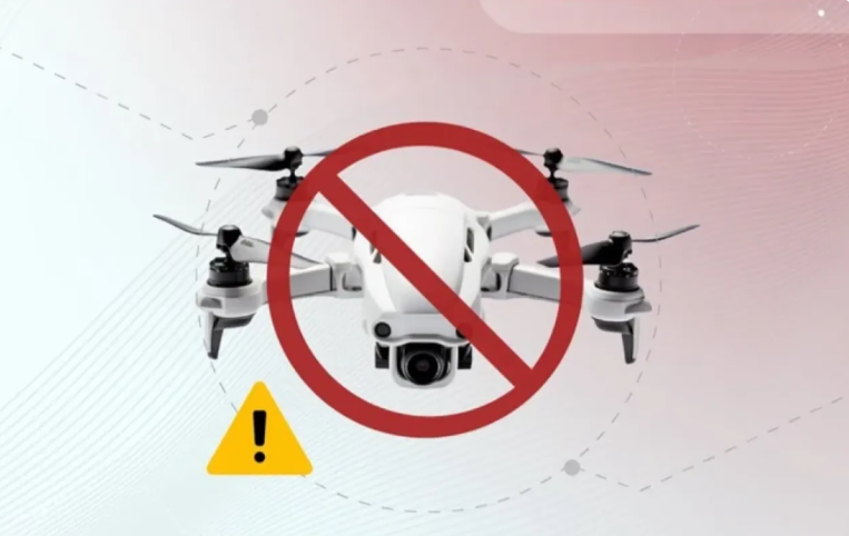 الإمارات توقف مؤقتاً تشغيل الطائرات بدون طيار في جميع أنحاء الدولة