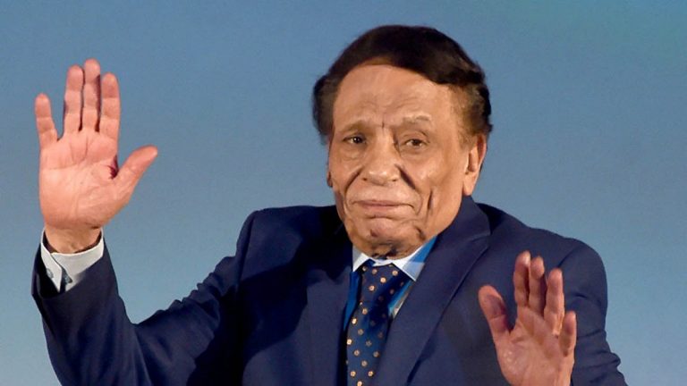أول ظهور لعادل إمام بعد انتشار شائعة عن وفاته (صورة)