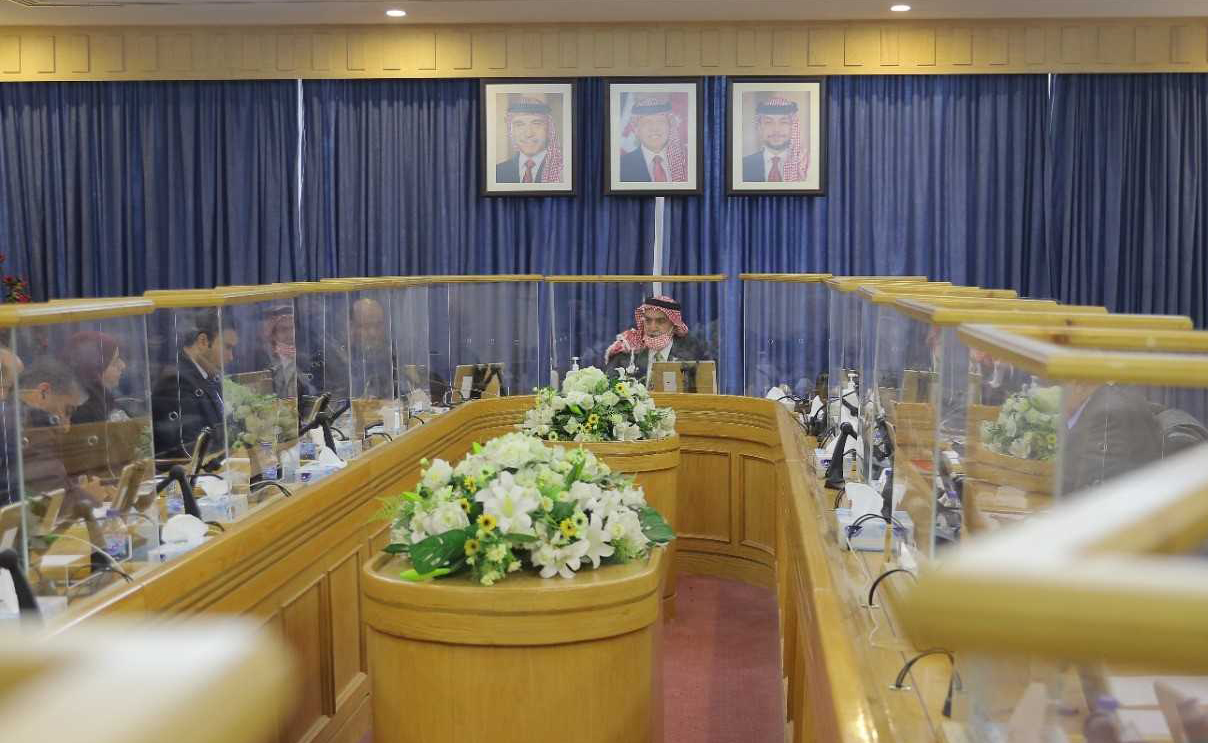 “مالية الأعيان” تبحث التحديات الاقتصادية والحلول المقترحة