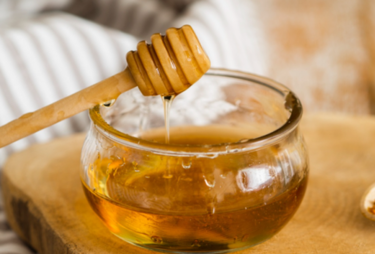 ماسك العسل للشعر  ..  إليكِ طرق تحضيره بالخطوات وأهم فوائده