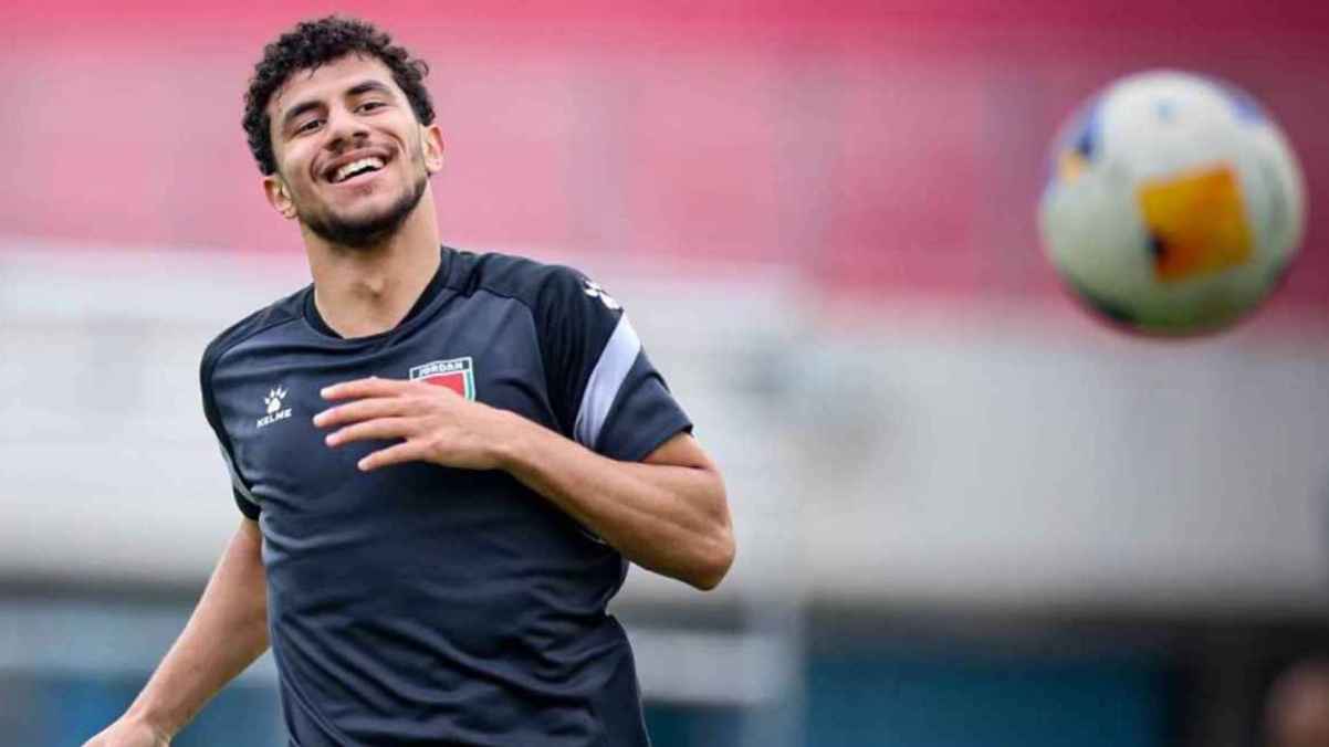 "كن أنت التاريخ الذي حلمت به" ..  رسالة مؤثرة من نجم سحاب السابق محمد صبرة لنجله "إبراهيم" قبل المونديال