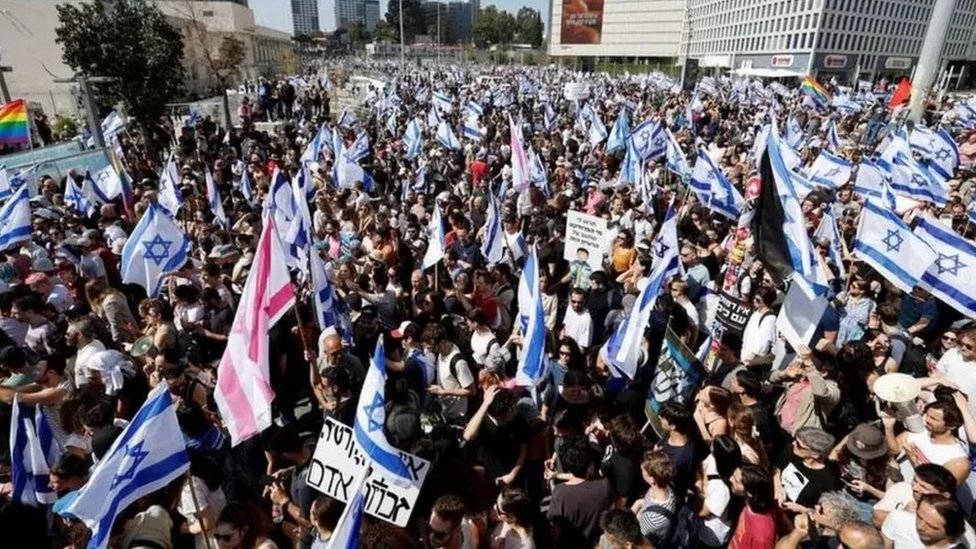 مظاهرات جديدة "بإسرائيل" تطالب بعزل نتنياهو