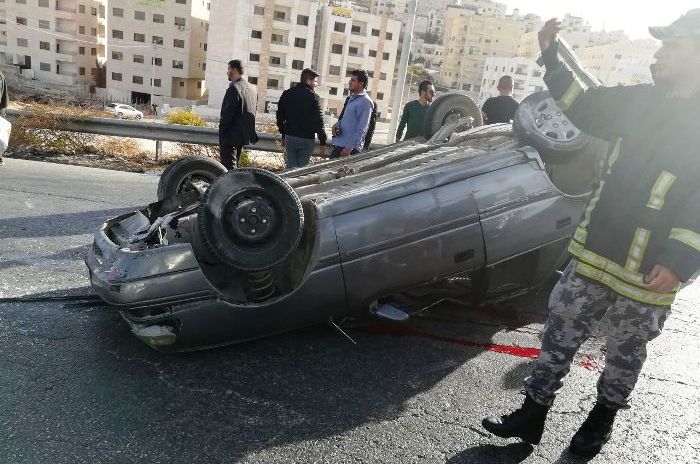 إصابة ٥ اشخاص بحادث تدهور في عبدون