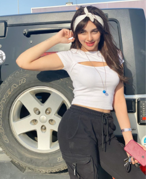 سبب إحالة البلوغر المصرية منار سامي وزوجها إلى المحاكمة