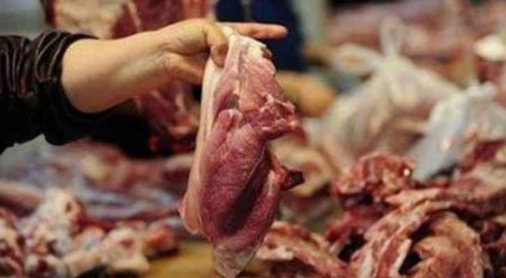 إتلاف 100 كيلو غرام من اللحوم الفاسدة والغير صالحة للاستهلاك في الرمثا