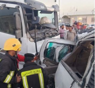 الدفاع المدني العراقي ينتشل جثامين 7 ضحايا في حادث سير مروع بالديوانية 