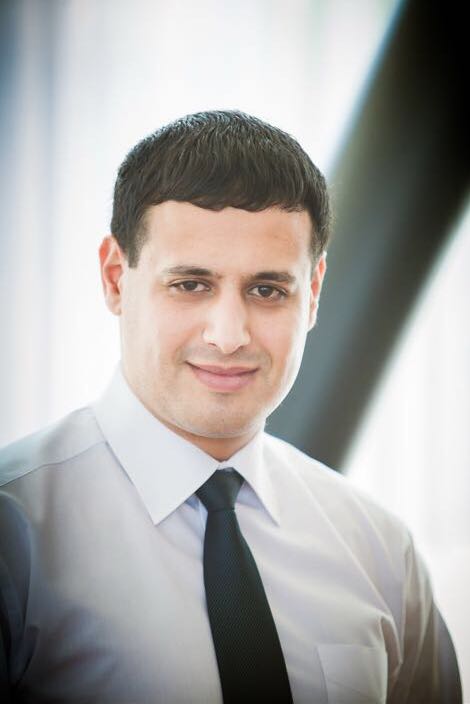 " مغلوبة على أمرها تمشي .. "