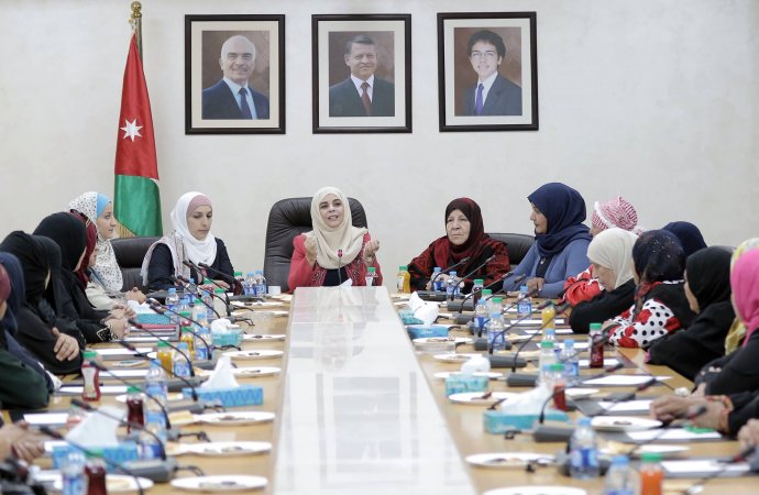 "الأسرة النيابية" تلتقي وفدا نسائيا لجمعيات خيرية بالمفرق