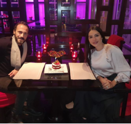 بالصور  ..  يوسف الشريف يحتفل بعيد الحب مع زوجته إنجي علاء