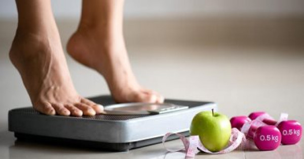 عشر عادات بسيطة شائعة تسبب زيادة وزنك دون أن تشعر  