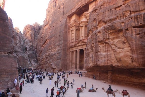 أكثر من 600 ألف زائر للبترا خلال 5 شهور