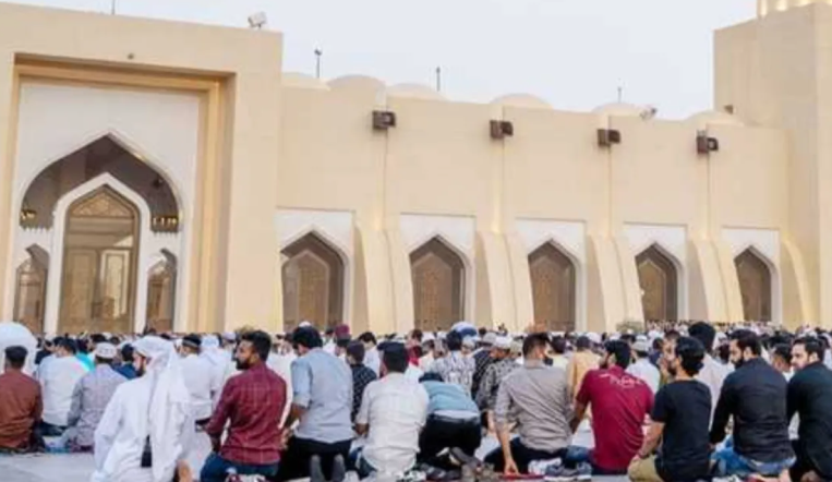 قطر تصدر قراراً بإغلاق المحال التجارية وقت صلاة الجمعة