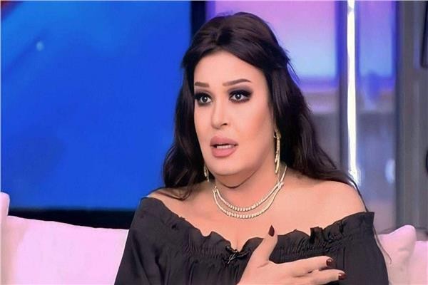 فيفي عبده تكشف تفاصيل كسر ساقها داخل المنزل