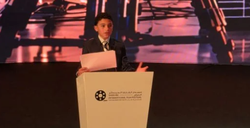 على البيلى: حكايتى مع التمثيل بدأت من مسرح المدرسة وأسرتى دعمتنى فى كل خطوة