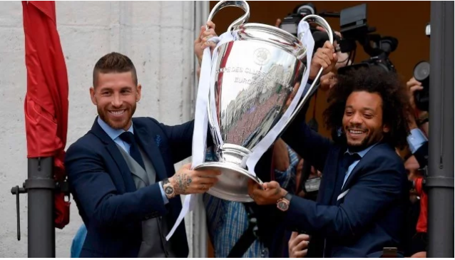 بالصور .. موكب ريال مدريد يجتاح العاصمة بعد التتويج بالثالثة عشر 