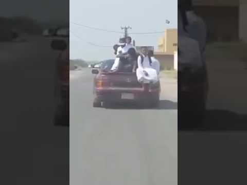 أولياء أمور يوثقون نقل الطلاب والطالبات بمدارس بجازان