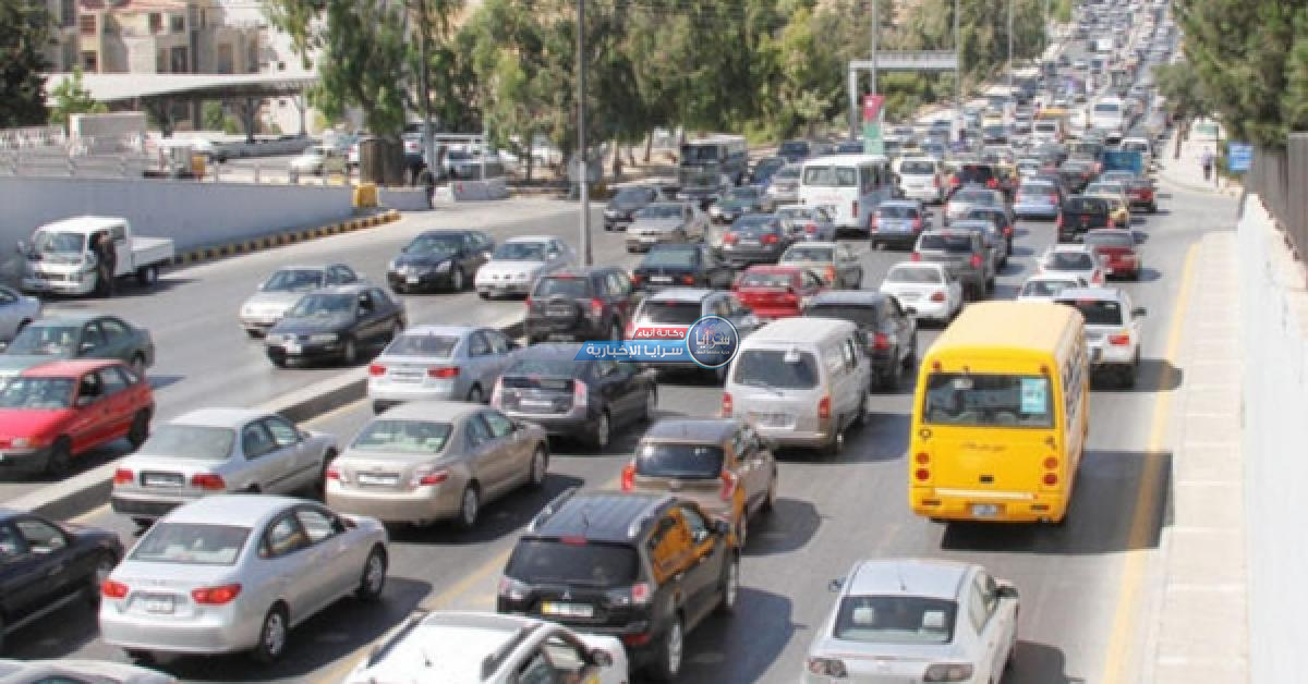 ازدحامات مرورية خانقة بشكل يومي على طريق المطار وغياب للحلول 