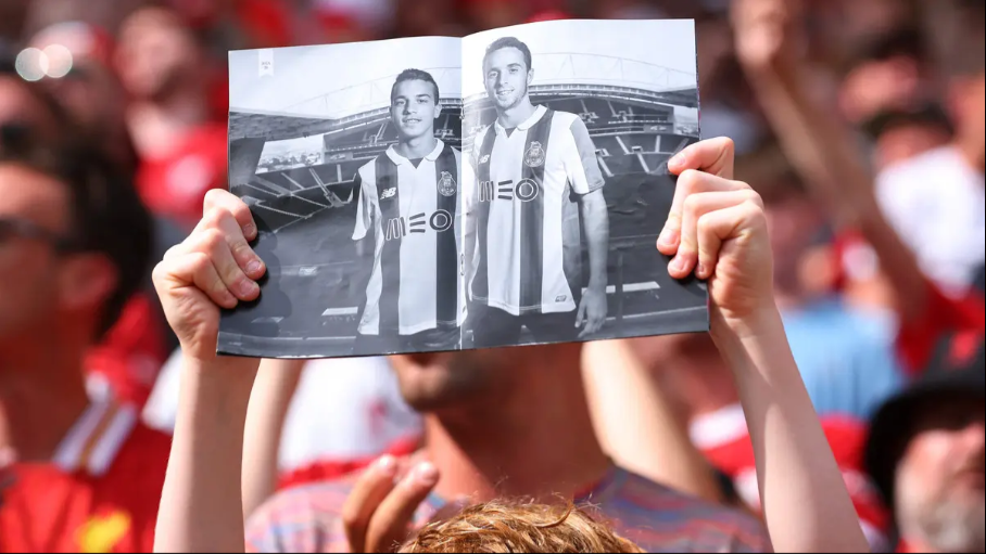 اتهام جوتا بـ"قتل" شقيقه في حادث وفاتهما يدفع ليفربول للتحرك ضد "غروك"