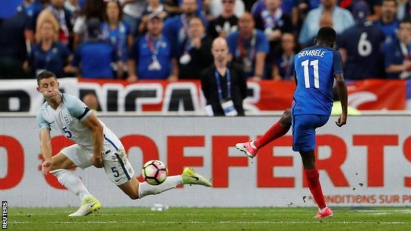 ديمبيلي يهدي فرنسا فوزاً مثيراً على إنجلترا 