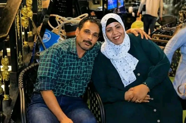 مات بمرض السرطان ..  فلحقت به زوجته بعد دقائق في ليلة حزينة داخل المستشفى