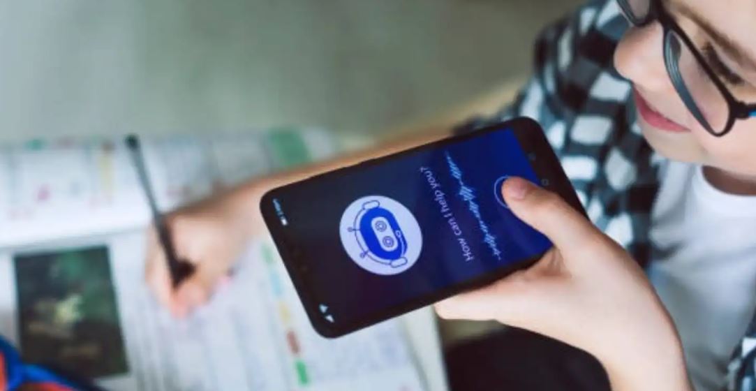 كيف يؤثر استخدام الذكاء الاصطناعي على إنجاز المهام الصعبة؟