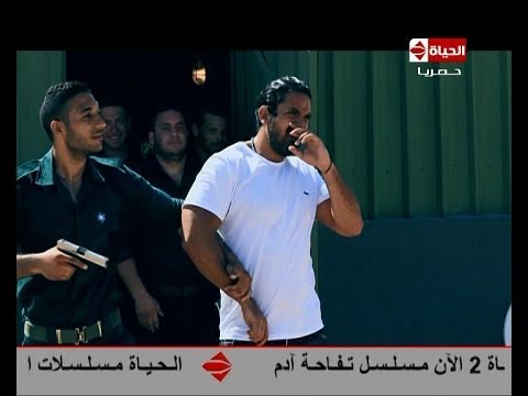 بالفيديو .. أمير كرارة يطرح محمد فؤاد أرضا بسبب "فؤش في المعسكر" 