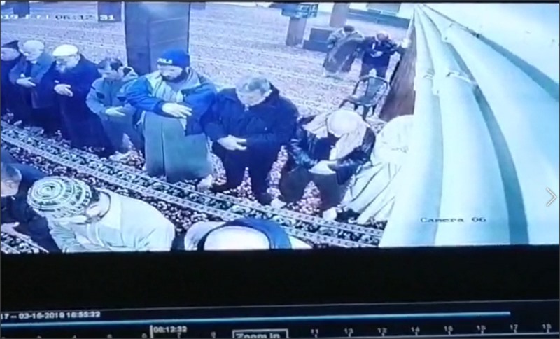 عمان : مات وهو في الركعة الاولى من صلاة الفجر  ..  ومديرية الاوقاف تكافئ اسرته بامهالهم 3 اشهر لمغادرة سكن المسجد