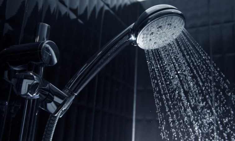 ما هي فوائد الاستحمام بالماء البارد؟ 