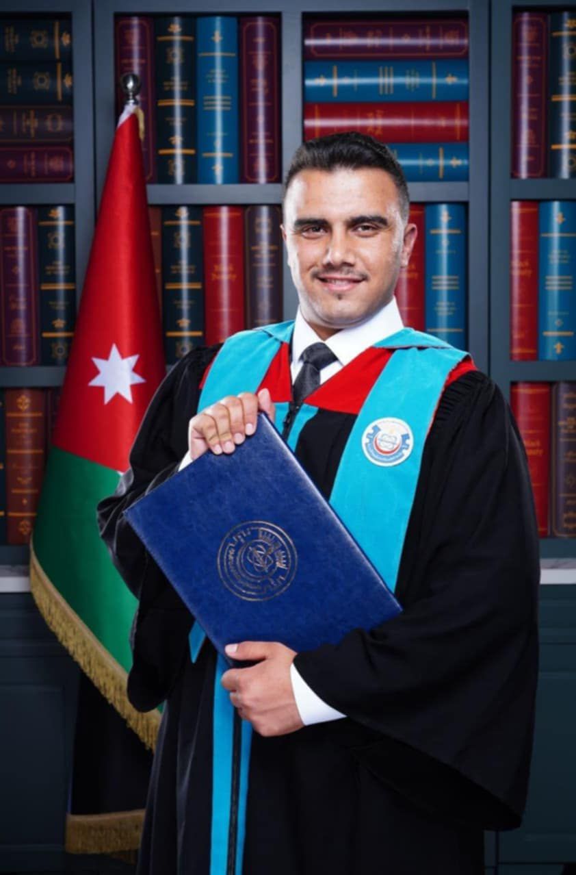 الدكتور يزيد عقاب الخالدي ..  مبارك التخرج