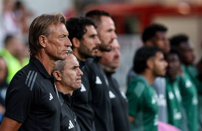 مشادة في الملعب وصفعة في المؤتمر ..  رينارد يظهر غضبه بعد خسارة السعودية أمام المغرب