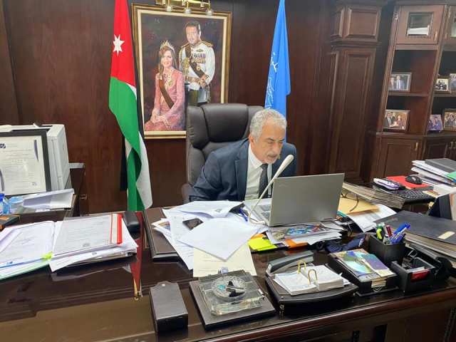 رئيس جامعة عمان الأهلية يشارك عن بعد بندوة اتحاد الجامعات العربية حول التحديات والفرص في ظل "كورونا "