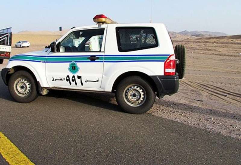 ضَبْط مخدرات وأسلحة ومطلوب وشخص تجاوز السرعة بطريق المدينة