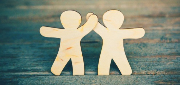 صديقتي المقربة تغيرت فجأة مما أصابني بالإحباط والألم!