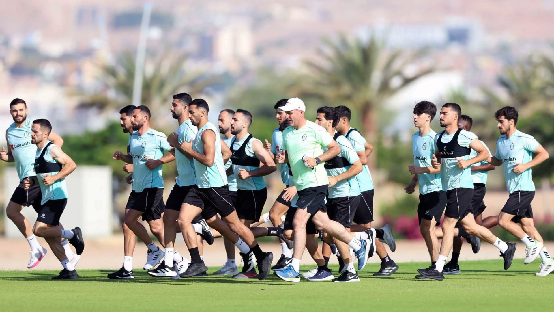 الوحدات يبدأ معسكره التدريبي في العقبة 