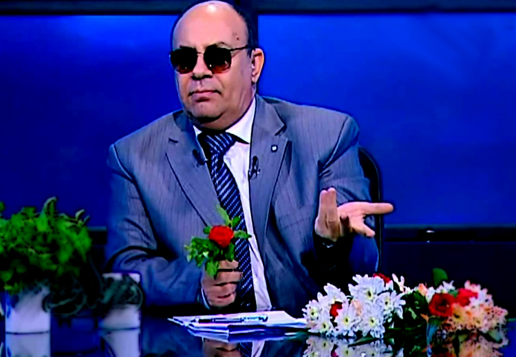 داعية مصري: تصفح "فيسبوك" بعد العشاء إثم