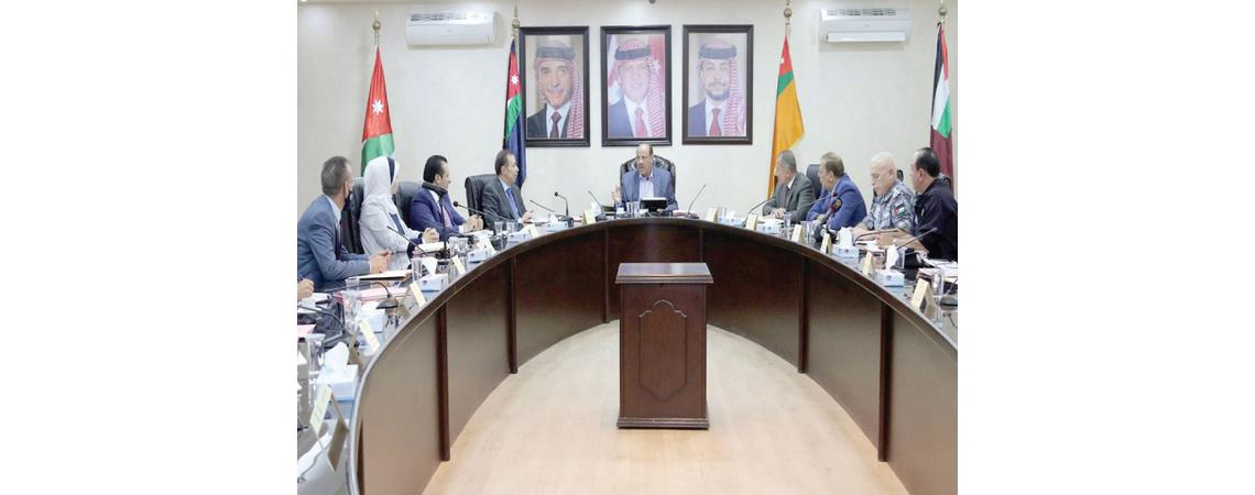 15 طالب توجيهي لكل غرفة امتحان وتعقيم القاعات قبل وبعد الجلسات