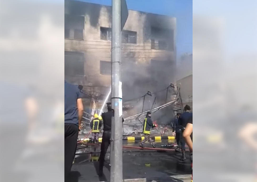حريق بمحل وعمارة شقق مفروشة بالعقبة  .. فيديو 