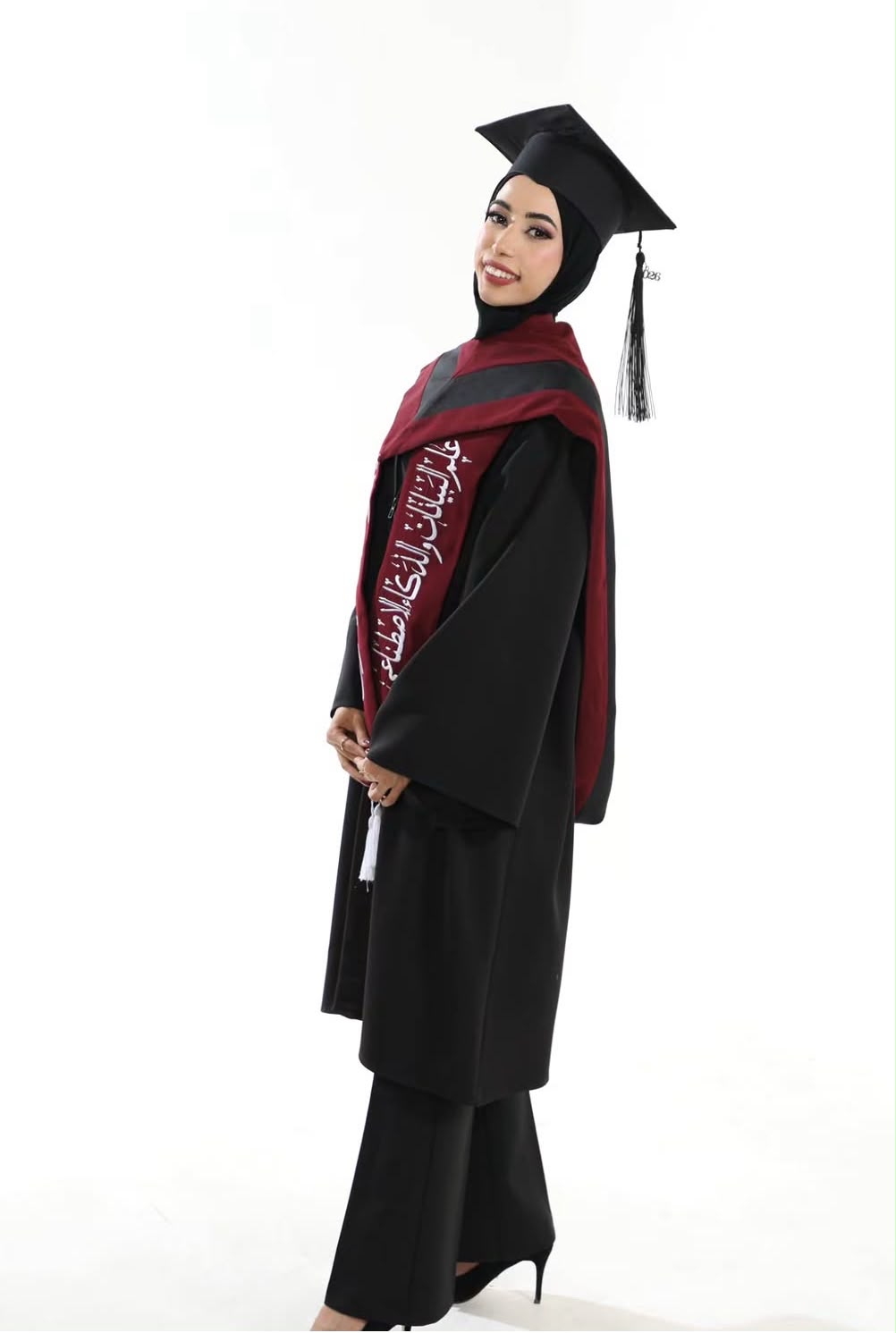 تهنئة إلى زين سلمان السيوف بمناسبة تخرج ابنتها "سوار"