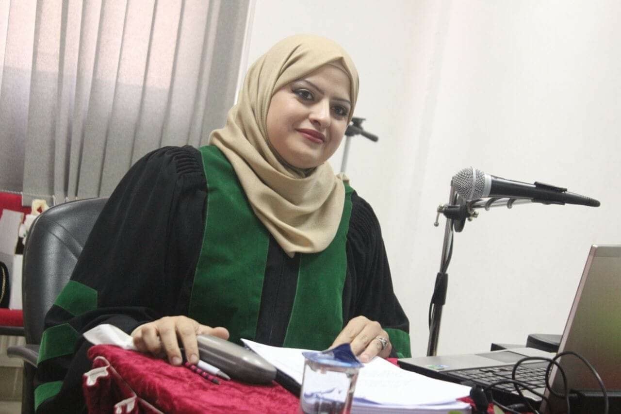 الماجستير لـ " دينا العلاونه " الف مبروك