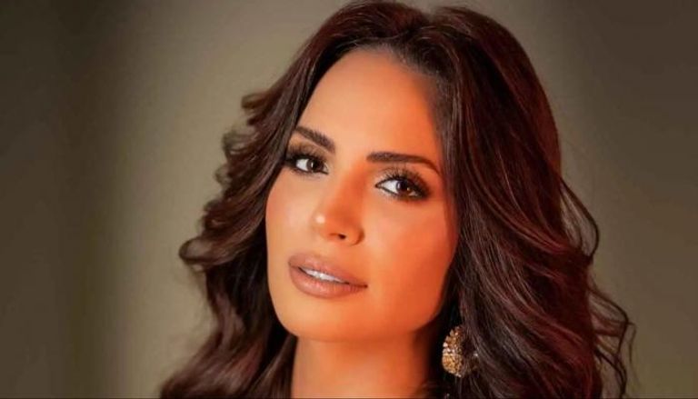 أول تعليق من آمال ماهر على طرح شيرين عبدالوهاب «الحضن شوك»