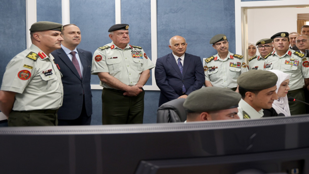 الحنيطي يفتتح الاستديو التلفزيوني العسكري في الذكرى الستين لتأسيس مديرية الإعلام العسكري    