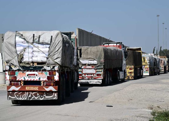 عقاب "إسرائيلي" لمجموعة تهاجم قافلات المساعدات المتجهة إلى غزة  ..  ماذا حدث؟