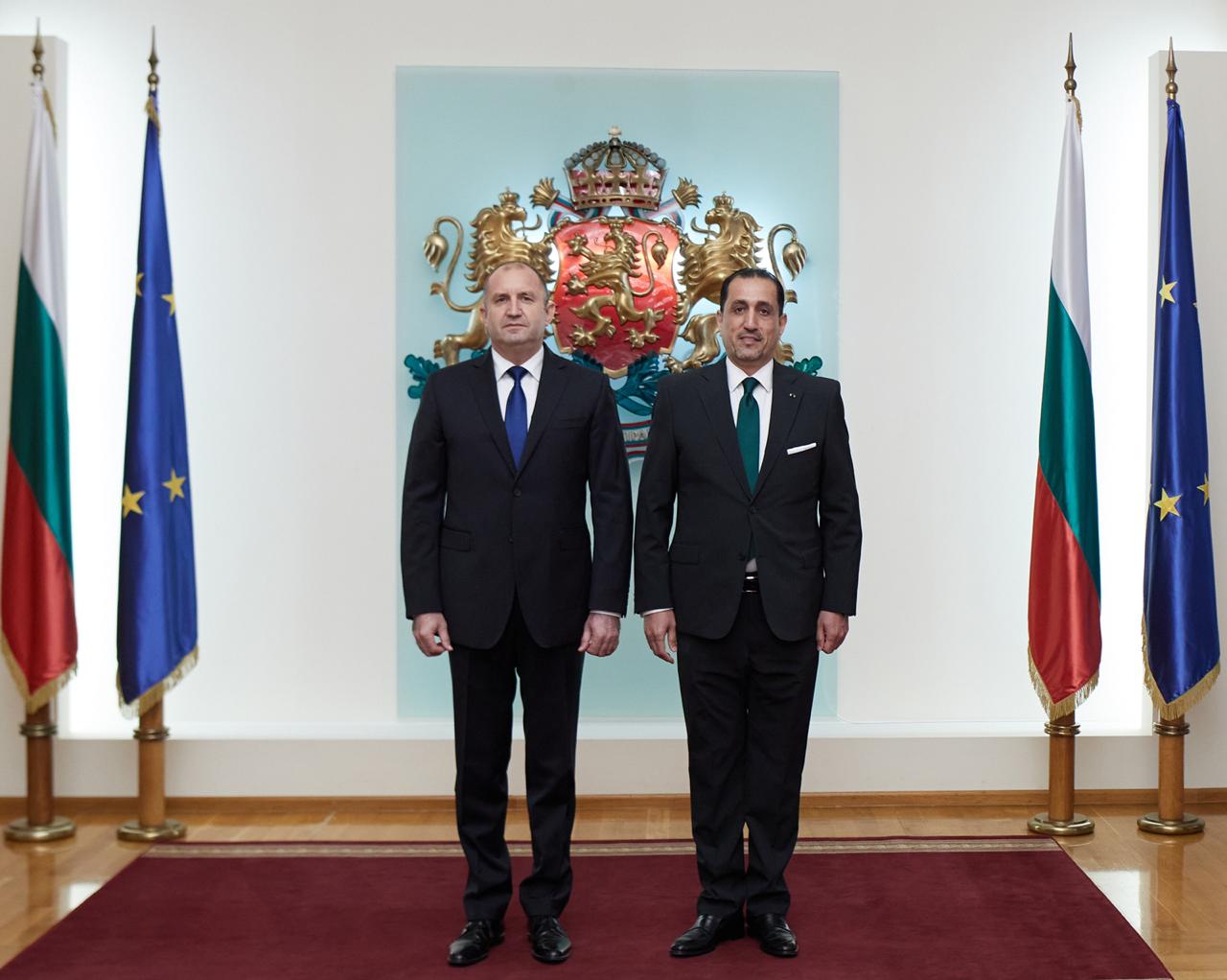 القضاة يقدم أوراق اعتمادة إلى رئيس بلغاريا كسفير غير مقيم للمملكة