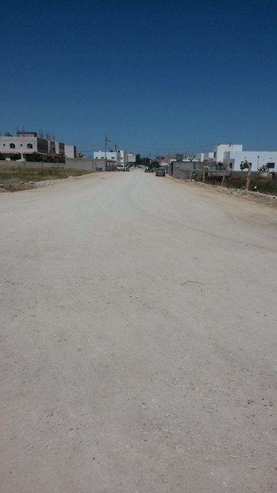 بالصور  ..  شوارع مؤته تحتاج لصيانه و " تزفيت " في الكرك