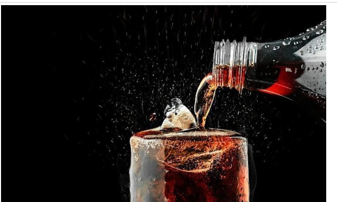 شرب المشروبات الغازية يؤدي إلى هذه المخاطر
