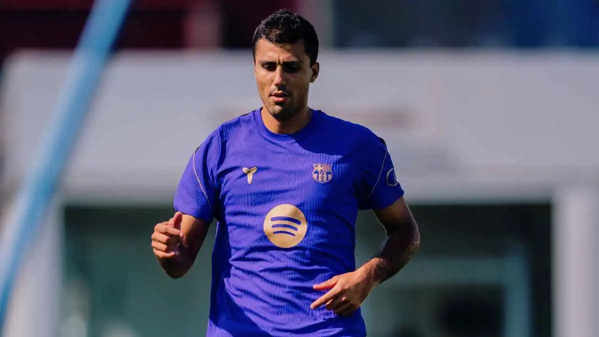موقف رودري من مباراة برشلونة ضد إلتشي 