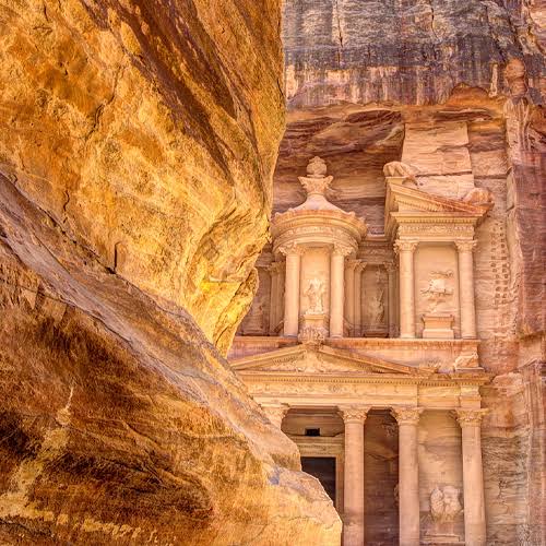 برئاسة النائب العمري  .. لجنة تنفيذية لعجائب الأردن السبعة